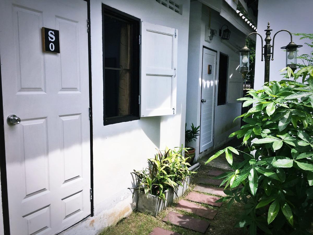 Hotel Tommy Huts à Chiang Mai Extérieur photo