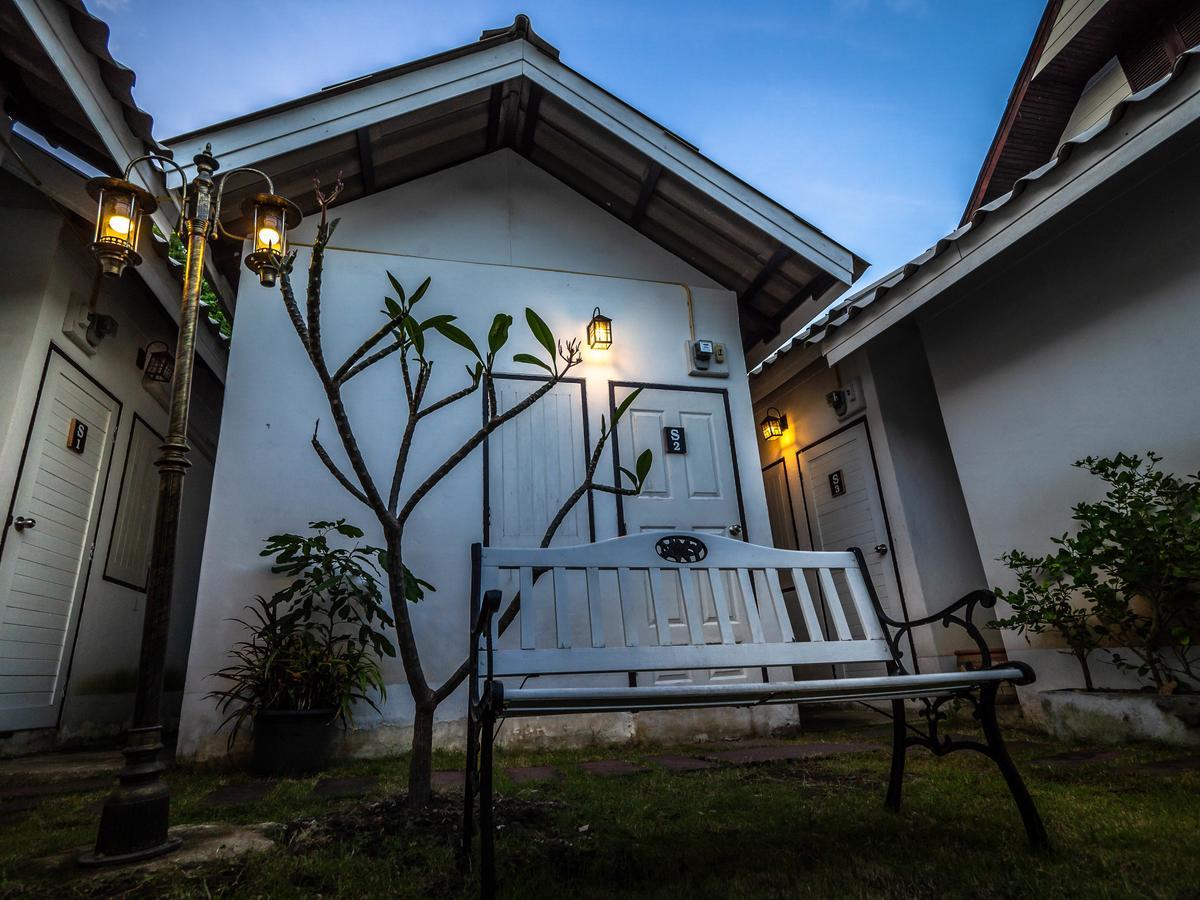 Hotel Tommy Huts à Chiang Mai Extérieur photo