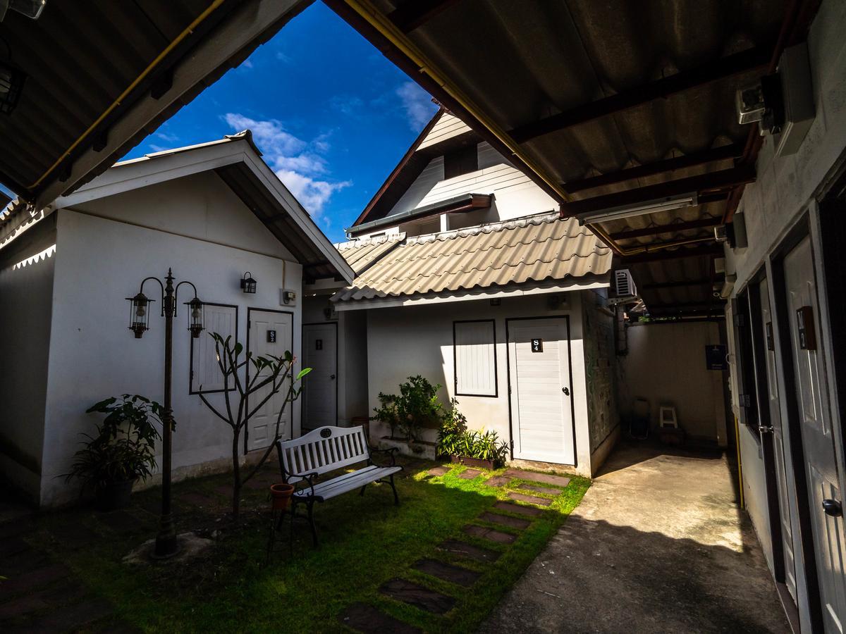 Hotel Tommy Huts à Chiang Mai Extérieur photo