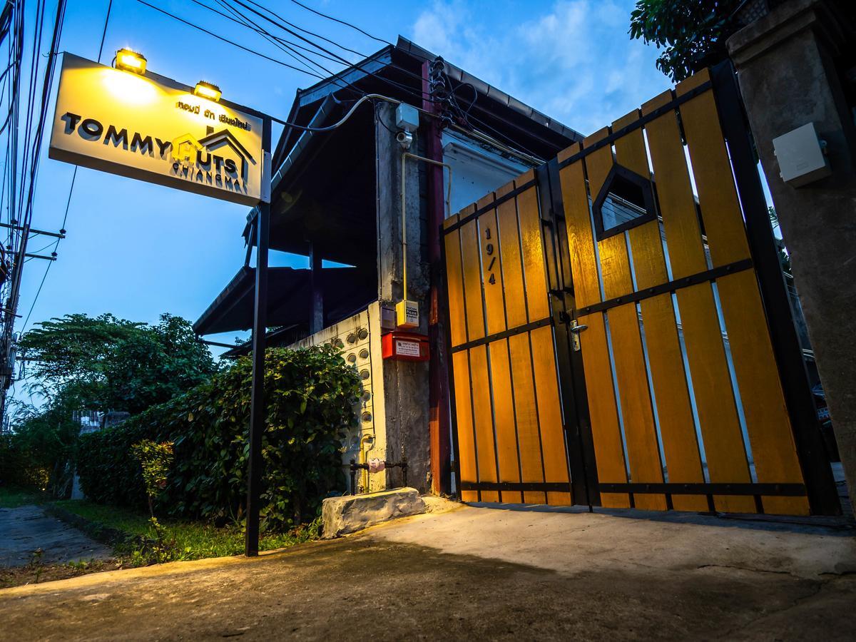 Hotel Tommy Huts à Chiang Mai Extérieur photo