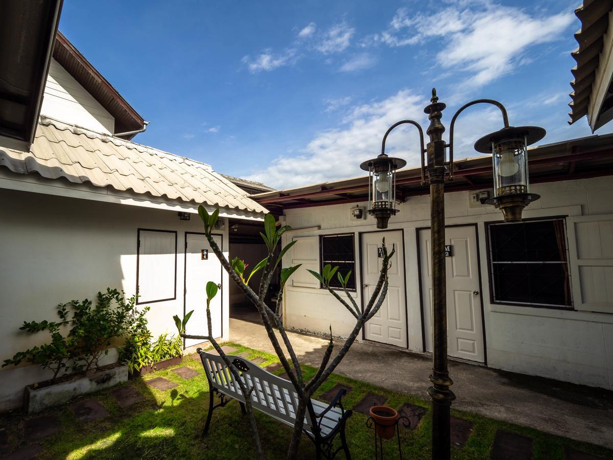 Hotel Tommy Huts à Chiang Mai Extérieur photo